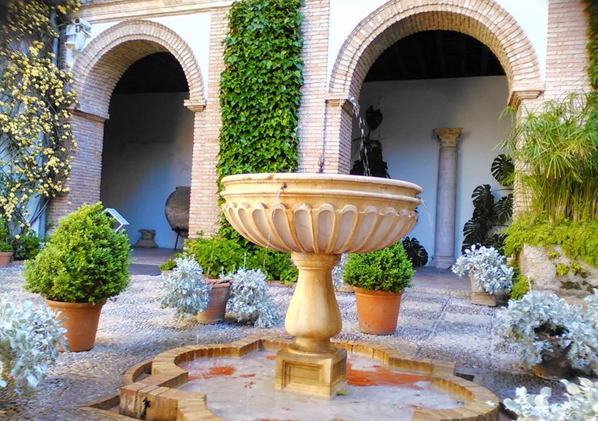 visitar los Patios del Alcázar Viejo en Córdoba